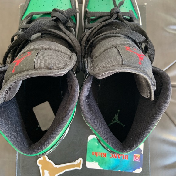 PRE-OWNED ‼️ Jordan 1 Mid GREEN TOE (Grade School) — 6Y (7.5W) - Picture 4 of 10
